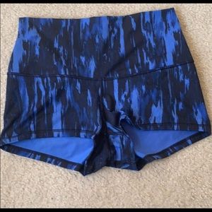 Lululemon highwaisted In Movement shorts sz 10